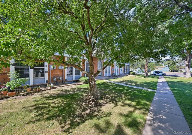 Photo 3 of Townhouse for sale at 178 Paris Cir, Aurora, CO 80011 | MLS# 3108198 | Listing updated on 2026-08-13