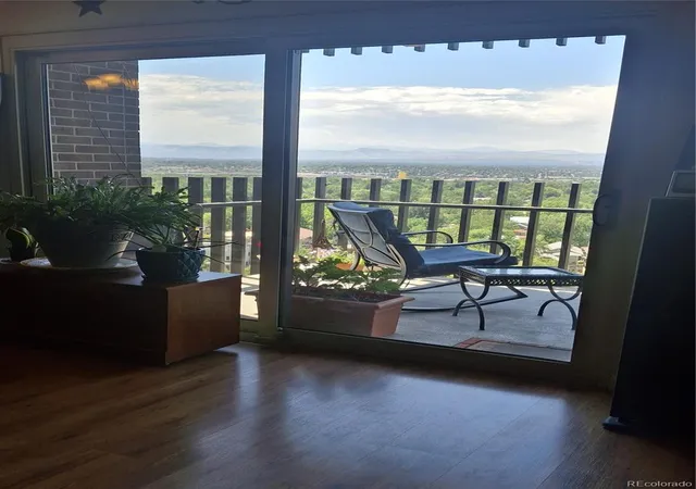 4th image of 480 S Marion Pkwy #1304, Denver, CO 80209 | MLS# 3855630