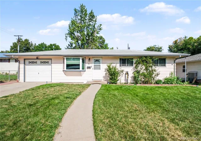 1st image of 8 Elizabeth Ct, Longmont, CO 80501 | MLS# 6582830