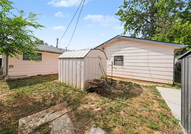 3rd image of 8 Elizabeth Ct, Longmont, CO 80501 | MLS# 6582830