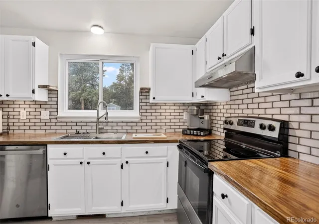3rd image of 12175 Bellaire St, Thornton, CO 80241 | MLS# 4604819
