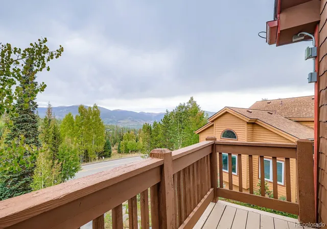 Townhouse for sale at 323 Twenty Grand Dr, Silverthorne, CO 80498 | MLS# 4184318