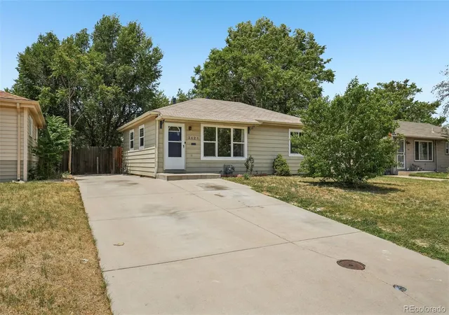 Photo 2 of Single family home for sale at 3621 Pontiac St, Denver, CO 80207 | MLS# 5760710 | Listing updated on 2026-09-01