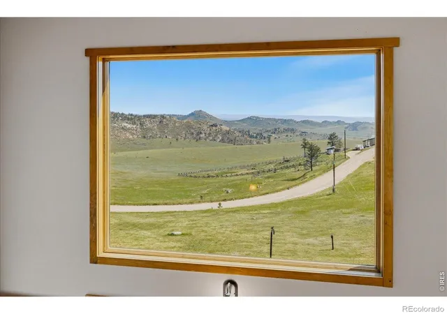 3rd image of 114 Bobcat Mountain Ct, Livermore, CO 80536 | MLS# IR1063235