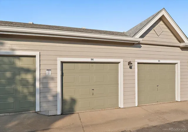 Homes for sale in Castle Rock, CO | 6017 Castlegate Drive, Castle Rock, CO 80108 | Houzeo