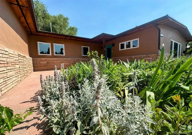 Photo 1 of Sale Pending at 1207 Lincoln St, Alamosa, CO 81101 | MLS# 1980610 | Listing updated on 2026-08-11