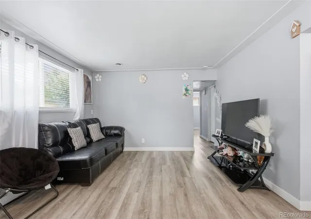 4th image of 1164-1168 Dallas St, Aurora, CO 80010 | MLS# 3328596