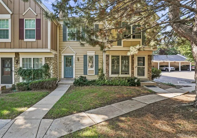 Townhouse for sale at 1334 S Idalia St, Aurora, CO 80017 | MLS# 7040511