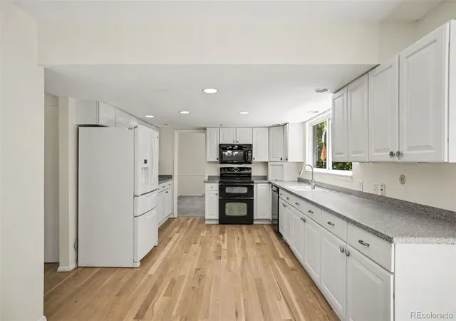 Photo 4 of Single family home for sale at 5496 W Hinsdale Pl, Littleton, CO 80128 | MLS# 6868464 | Listing updated on 2026-10-26
