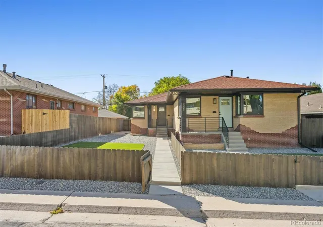 2nd image of 3323 Poplar St #3323, Denver, CO 80207 | MLS# 5846020