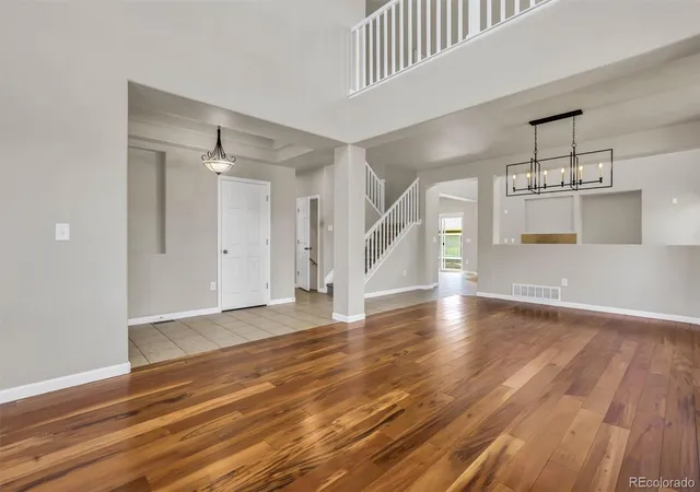 Photo 2 of Single family home for sale at 5023 S Shawnee St, Aurora, CO 80015 | MLS# 4227283 | Listing updated on 2026-10-19
