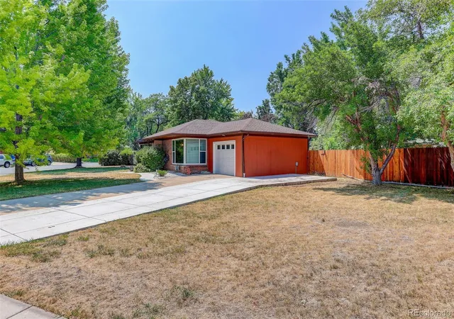 Photo 4 of Single family home for sale at 465 Cody Dr, Lakewood, CO 80226 | MLS# 5988135 | Listing updated on 2026-08-10