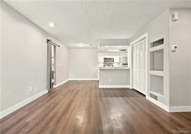 5th image of 8376 S Upham Wy #A106, Littleton, CO 80128 | MLS# 3672676