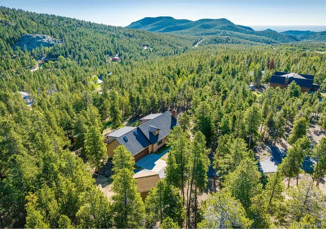 Photo 3 of Single family home for sale at 10212 Dowdle Dr, Golden, CO 80403 | MLS# IR1063341 | Listing updated on 2026-10-17