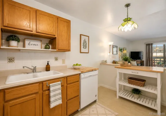 3rd image of 9335 E Center Ave #2B, Denver, CO 80247 | MLS# 8148434
