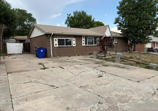 Homes for sale in Denver, CO | 1653 S Yukon St, Denver, CO 80232 | MLS# 5539851