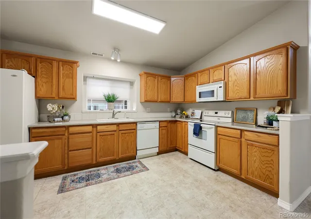Listing Photo 4 - Condo for sale in building located at 1479 Madison Ridge Hts, Colorado Springs, CO 80904 - Unit #B