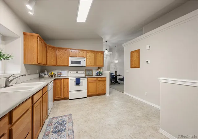 Listing Photo 5 - Condo for sale in building located at 1479 Madison Ridge Hts, Colorado Springs, CO 80904 - Unit #B