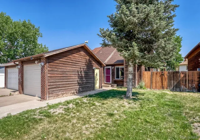 Townhouse for sale at 19073 E 16th Avenue, Aurora, CO 80011 | MLS# 2975338