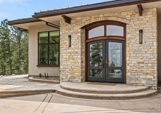 Photo 3 of Single family home for sale at 575 Reed Ranch Rd, Boulder, CO 80302 | MLS# IR1063379 | Listing updated on 2026-10-07