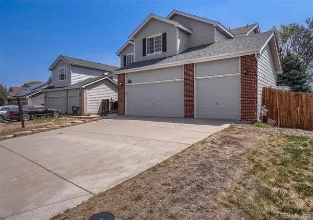 Photo 2 of Single family home for sale at 2366 S Genoa St, Aurora, CO 80013 | MLS# 2087177 | Listing updated on 2026-08-19