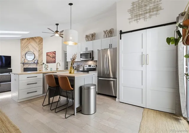 Photo 3 of Single family home for sale at 9574 W Elmhurst Pl, Littleton, CO 80128 | MLS# 7207888 | Listing updated on 2026-09-05