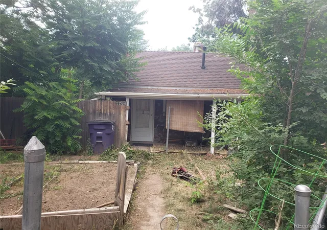 Photo 2 of Single family home for sale at 2264 S Lincoln St, Denver, CO 80210 | MLS# 3863718 | Listing updated on 2026-08-31