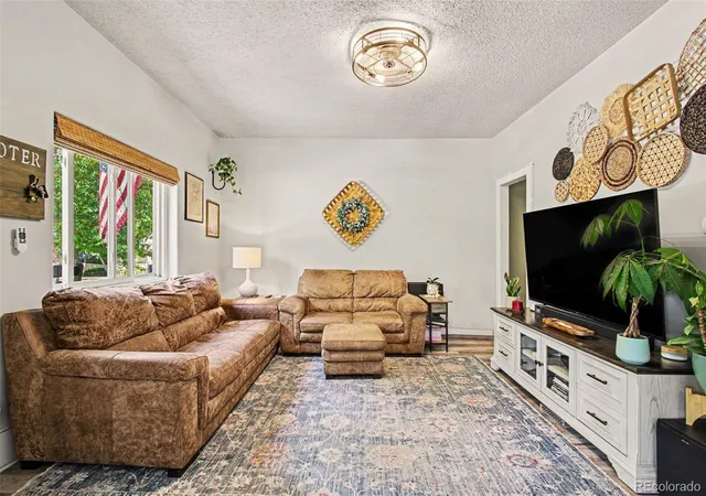 Listing Photo 3 - Condo for sale in building located at 225 N Cedar St, Colorado Springs, CO 80903