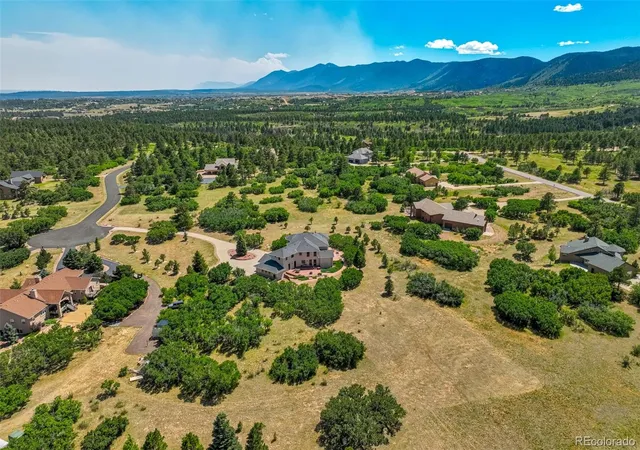 Photo 4 of Single family home for sale at 17870 Solitude Ct, Monument, CO 80132 | MLS# 1960576 | Listing updated on 2026-08-01