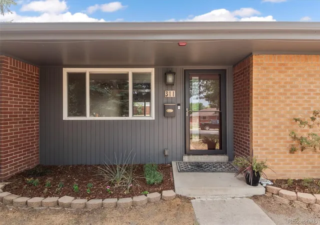 3rd image of 311 S Jasmine St, Denver, CO 80224 | MLS# 3792657