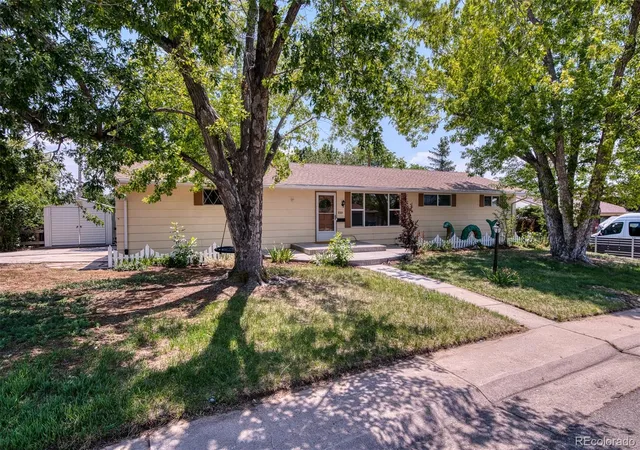 Homes for sale in Centennial, CO | 8584 E Briarwood Pl, Centennial, CO 80112 | MLS# 2664583