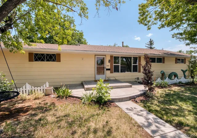 Homes for sale in Centennial, CO | 8584 E Briarwood Pl, Centennial, CO 80112 | MLS# 2664583
