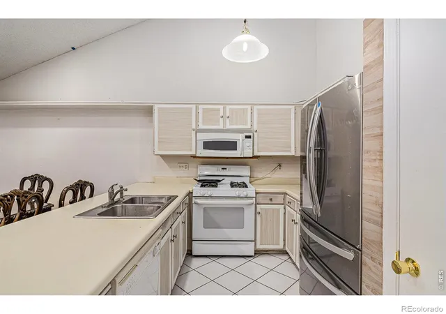 Photo 4 of Single family home for sale at 19695 E Hamilton Pl, Aurora, CO 80013 | MLS# IR1063426 | Listing updated on 2026-09-02