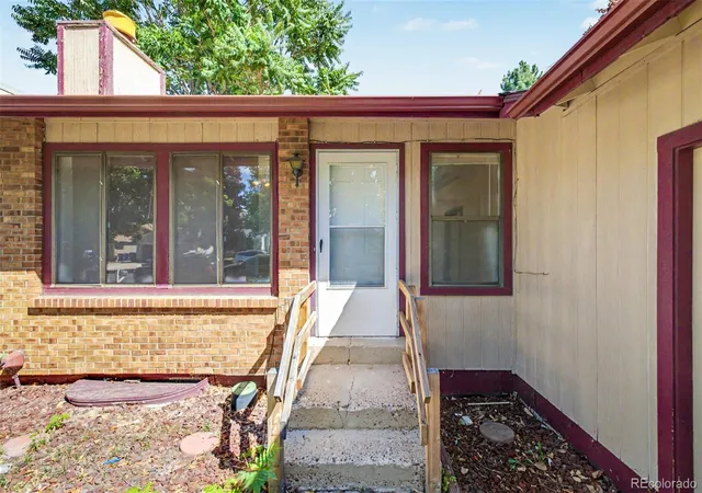 Photo 2 of Single family home for sale at 3568 S Ouray Cir, Aurora, CO 80013 | MLS# 8086074 | Listing updated on 2026-09-30