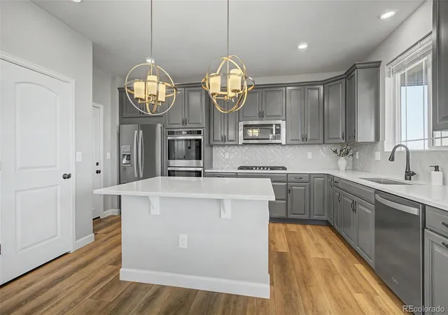 4th image of 1679 Stable View Dr, Castle Pines, CO 80108 | MLS# 5429959