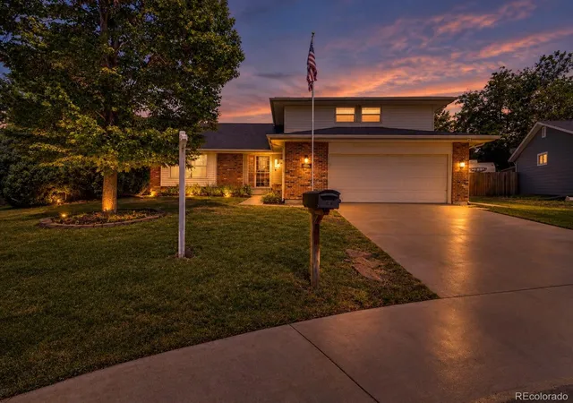 Single family home for sale at 6566 S Ammons Ct, Littleton, CO 80123 | MLS# 6121199