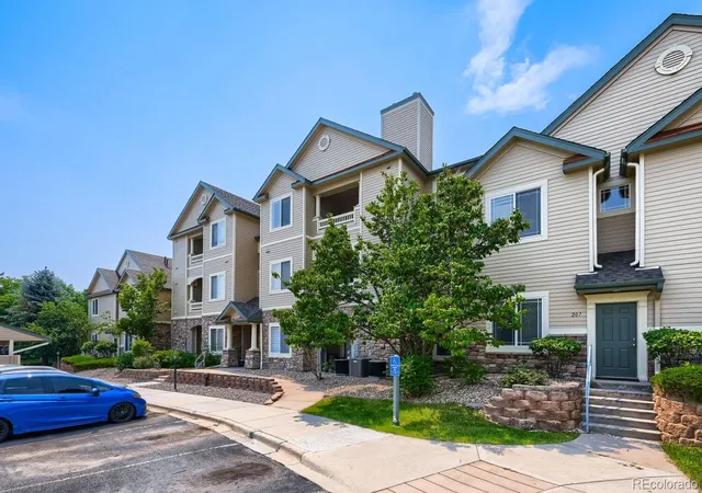 2nd image of 8358 S Independence Cir #105, Littleton, CO 80128 | MLS# 3160750