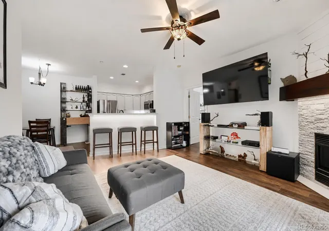 4th image of 8358 S Independence Cir, Littleton, CO 80128