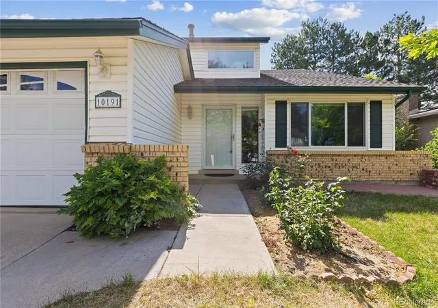 3rd image of 10191 Zenobia Cir, Westminster, CO 80031 | MLS# 5321898