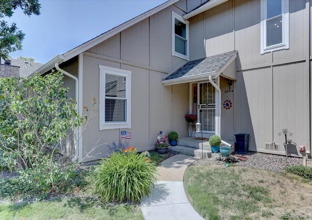 3rd image of 2671 S Xanadu Wy #B, Aurora, CO 80014 | MLS# 4574246