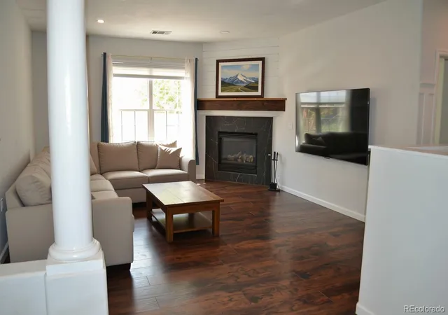 1st image of 4085 S Crystal Cir #101, Aurora, CO 80014 | MLS# 7578998