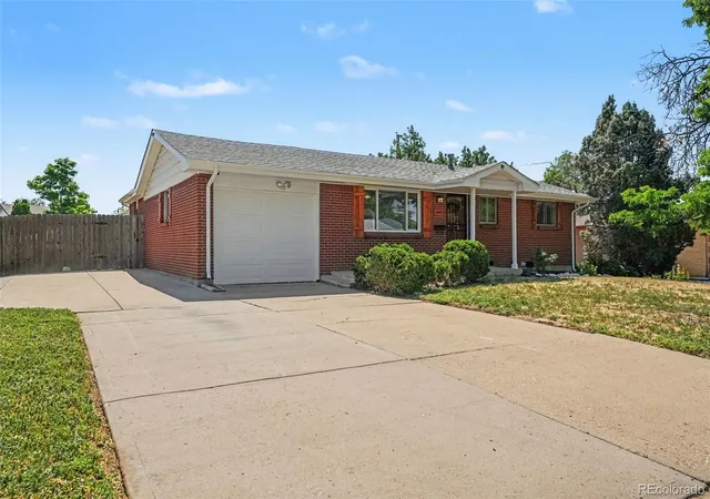 Photo 3 of Single family home for sale at 400 Leo Ln, Thornton, CO 80260 | MLS# 9445651 | Listing updated on 2026-08-01