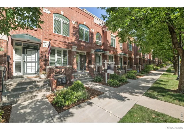 Photo 2 of Townhouse for sale at 6 S Monroe St, Denver, CO 80209 | MLS# IR1063482 | Listing updated on 2026-09-13