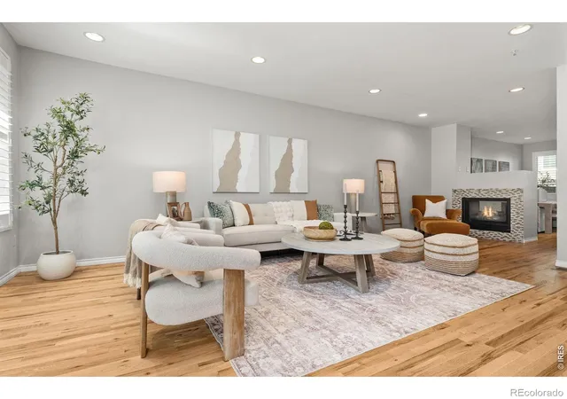 Photo 4 of Townhouse for sale at 6 S Monroe St, Denver, CO 80209 | MLS# IR1063482 | Listing updated on 2026-09-13