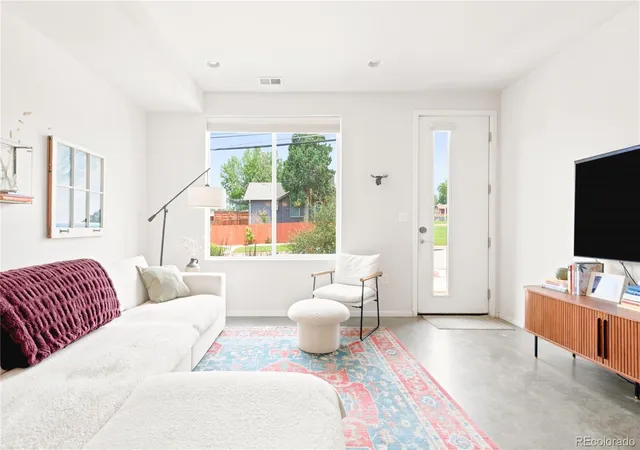 Photo 2 of Townhouse for sale at 3180 E 33rd Avenue, Denver, CO 80205 | MLS# 6241552 | Listing updated on 2026-09-03