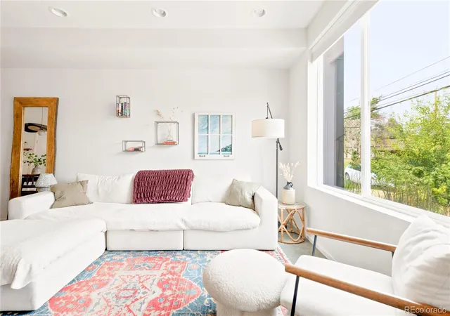 Photo 3 of Townhouse for sale at 3180 E 33rd Avenue, Denver, CO 80205 | MLS# 6241552 | Listing updated on 2026-09-03