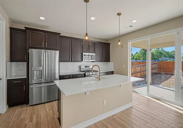 3rd image of 287 Vista Cliff Cir, Castle Rock, CO 80104 | MLS# 2244245