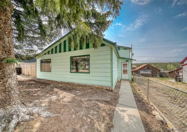 Photo 1 of Single family home for sale at 215 Elm St, Leadville, CO 80461 | MLS# 5296173 | Listing updated on 2026-09-23