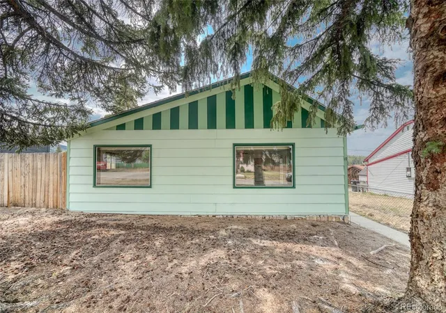 Photo 2 of Single family home for sale at 215 Elm St, Leadville, CO 80461 | MLS# 5296173 | Listing updated on 2026-09-23