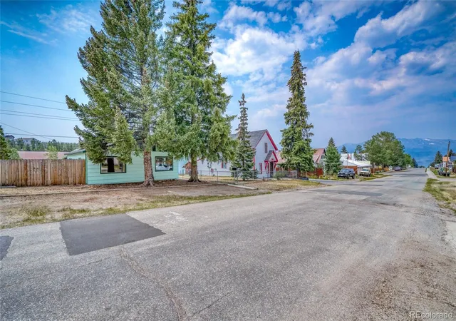 Photo 3 of Single family home for sale at 215 Elm St, Leadville, CO 80461 | MLS# 5296173 | Listing updated on 2026-09-23